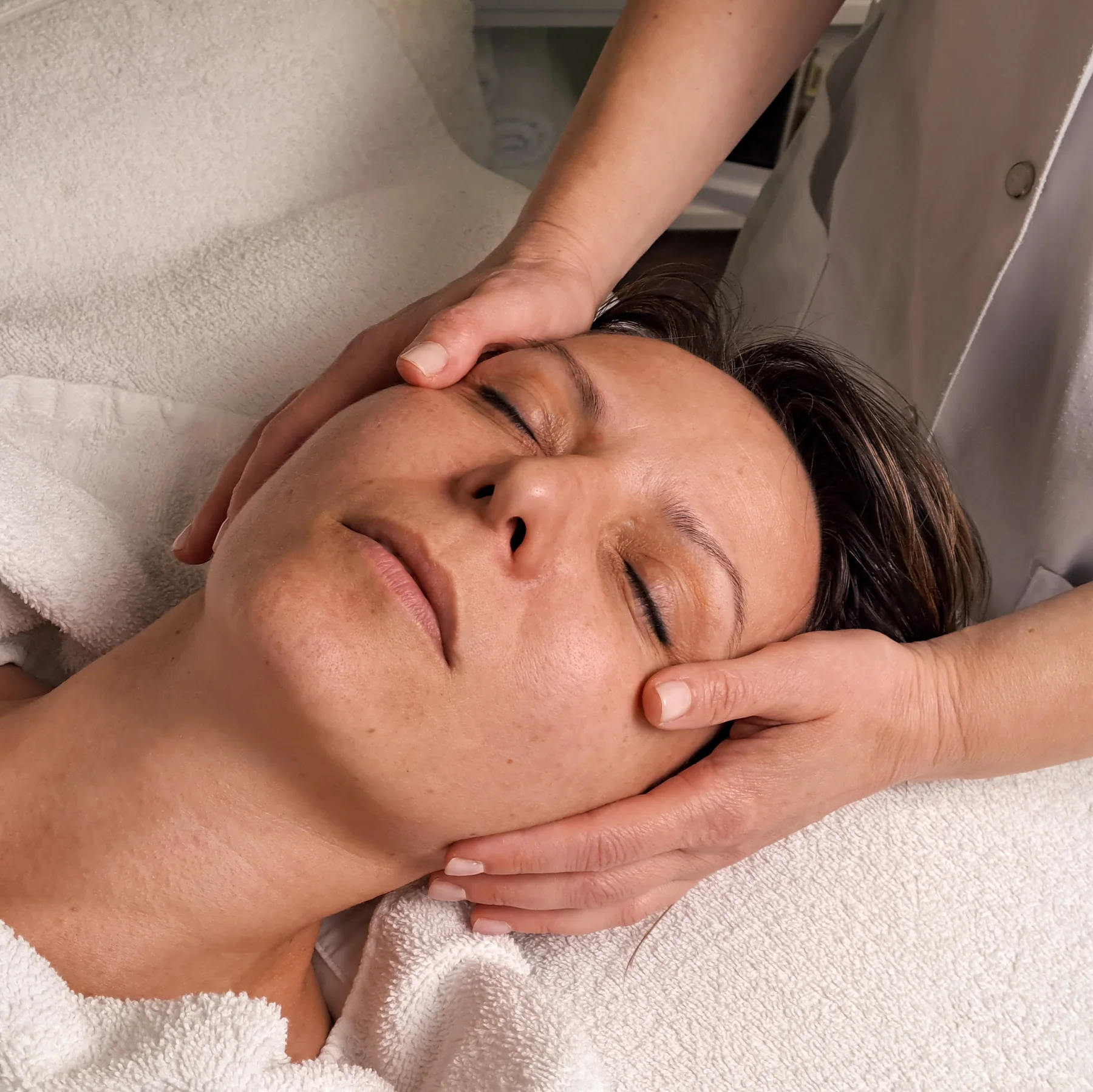 Entspannende Gesichtsmassage
