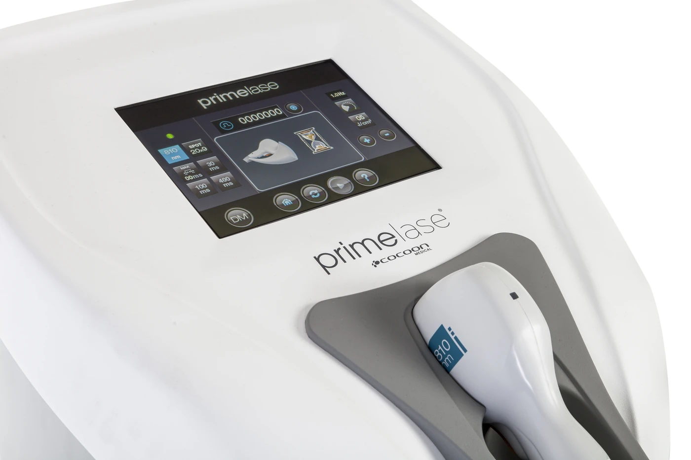 Detailansicht des Primelase Diodenlaser-Bedienfelds und Handstücks